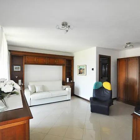 Casa La Pianca * 메나지오